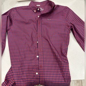 Vineyard Vines boys size 12-14 (medium) navy and red gingham button down shirt